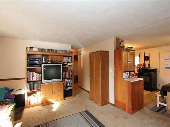 4th image of 2155 Finland Dr