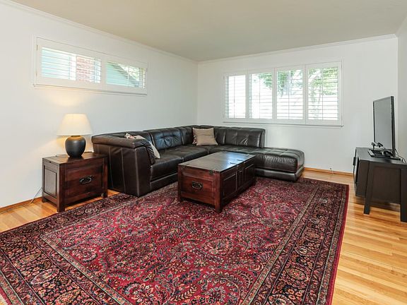 3rd image of 168 Manton Dr
