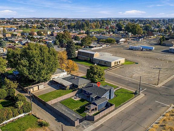 3rd image of 1704 N 22nd Ave