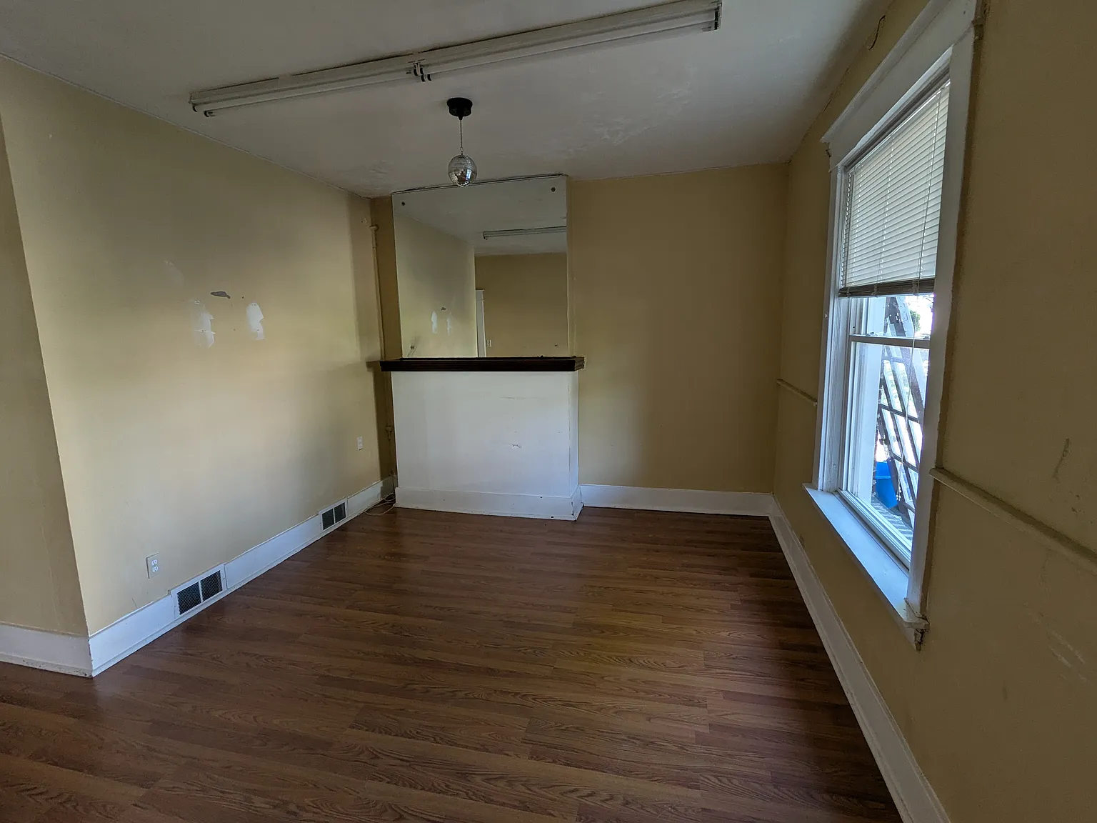 5 bed, 2780 sqft, $2,400 — Photo 4