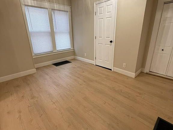 5th image of 35 Hess Ave
