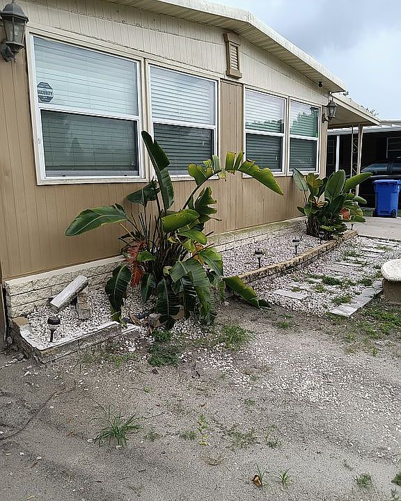 1st image of 9032 Duke Dr
