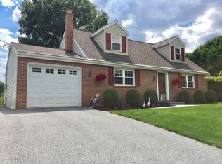 526 Pine Hill Rd, Lititz, PA 17543