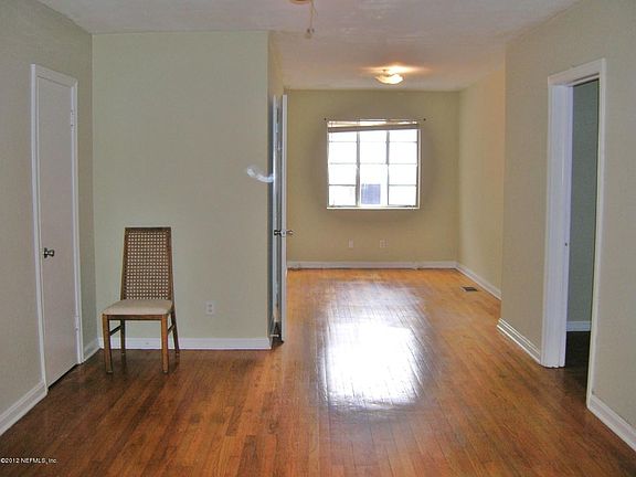 3rd image of 2842 Sydney St