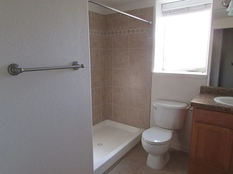 1214 Walnut Ave #8 — Photo 5