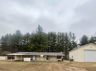 2776 W Pine River Rd, Saint Louis, MI 48880