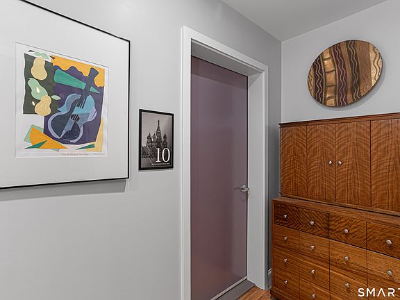 4th image of 2 Hollyhock Rd #10