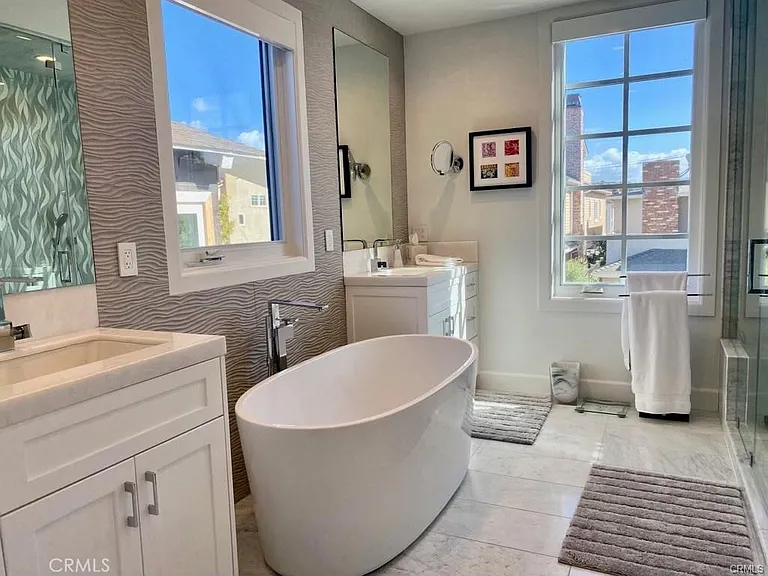 203 Sapphire Ave — Photo 12