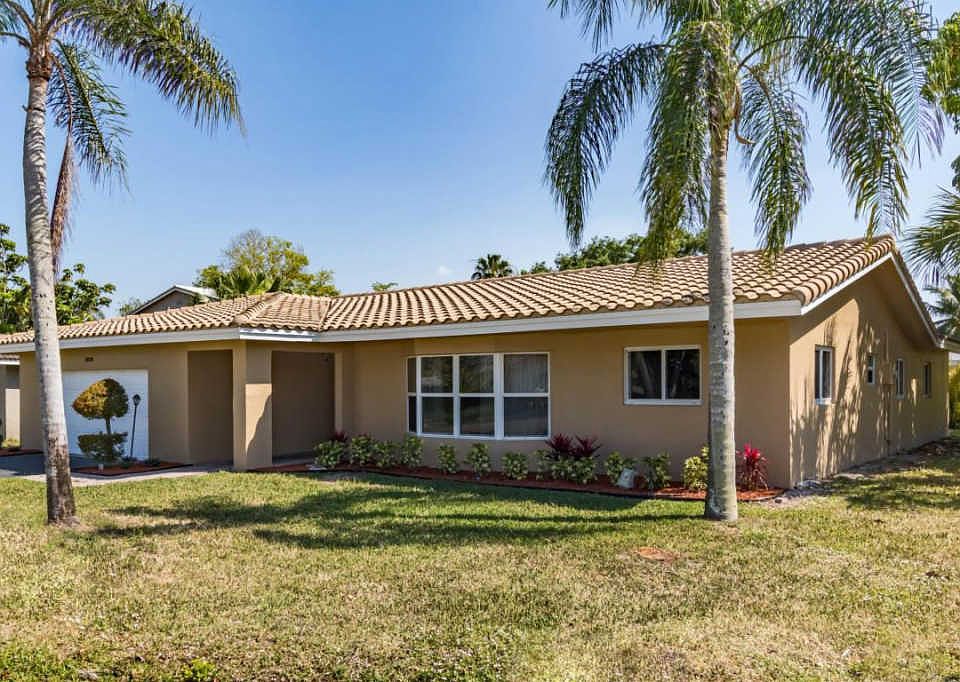 1st image of 10340 NW 41st St