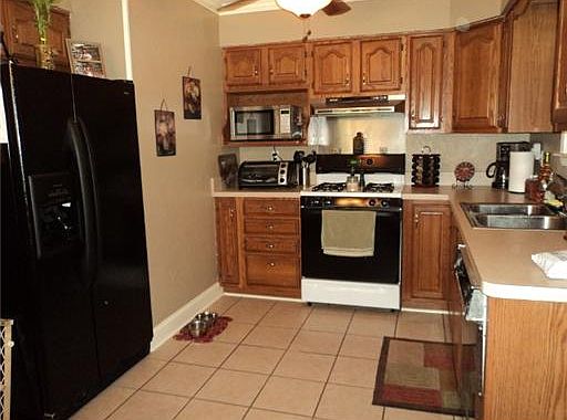 5th image of 837 E Crystal Ct