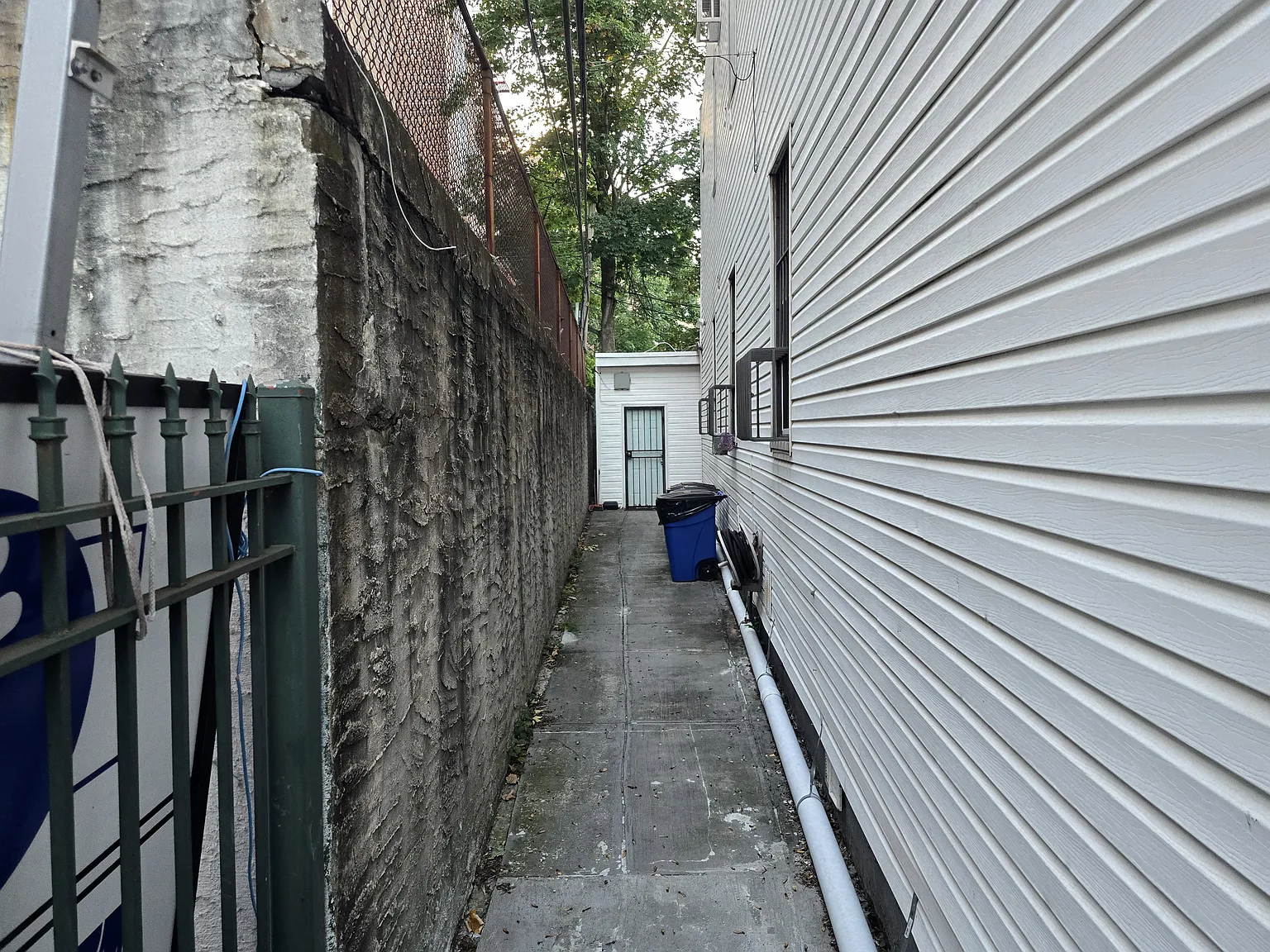 1 bed, 400 sqft, $1,600 — Photo 3