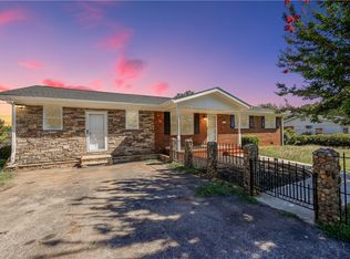 215 Scenic Cir, Boiling Springs, SC 29316