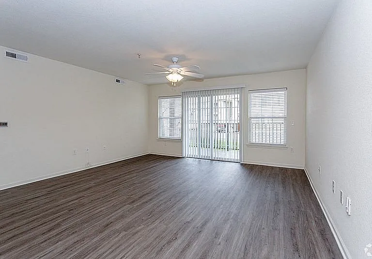 SWRenLivRoom2