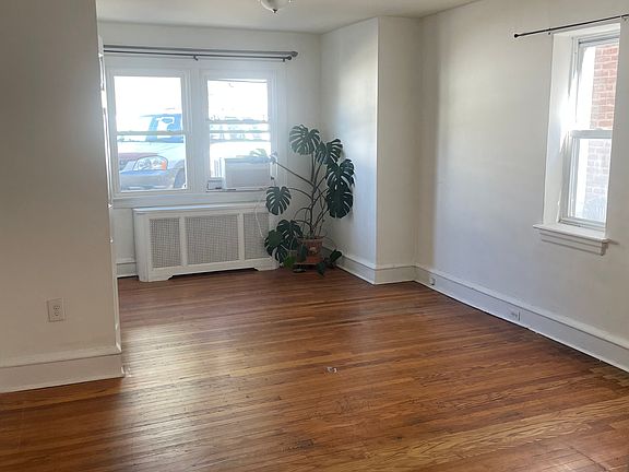 5th image of 15 E Highland Ave Floor 1