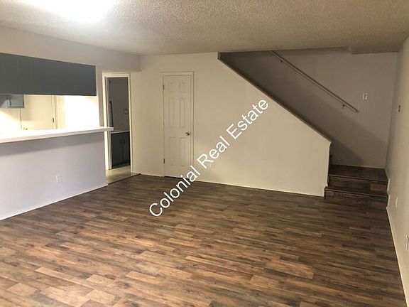 3rd image of 801 Laurelwood Dr APT B