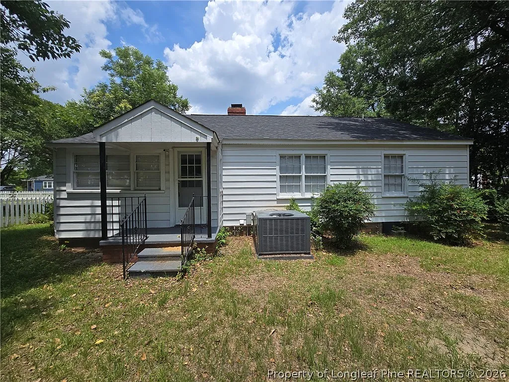3 bed, 1.0 bath, 1326 sqft, $1,250 — Photo 4