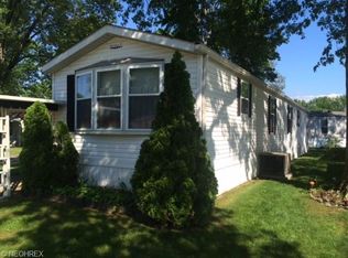 21 Flagler Dr #21, Olmsted Falls, OH 44138