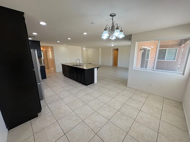 2132 E Sweet Ave — Photo 7