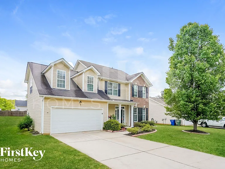 705 Hawthorn Ridge Dr — Photo 2