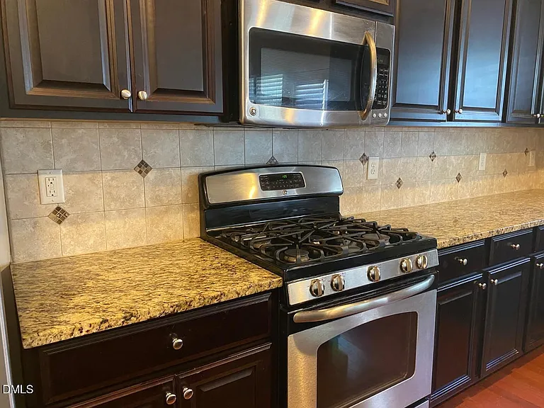 2412 Historic Cir — Photo 8