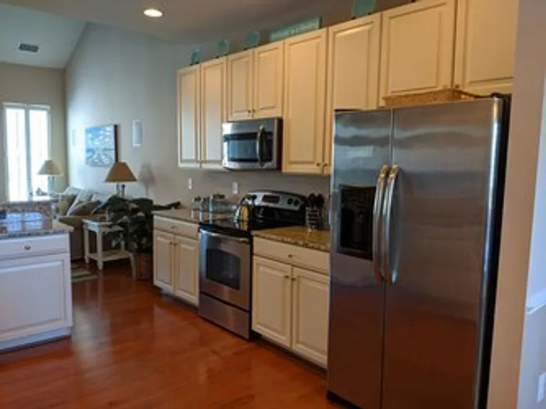 37024 Fairway Dr — Photo 5