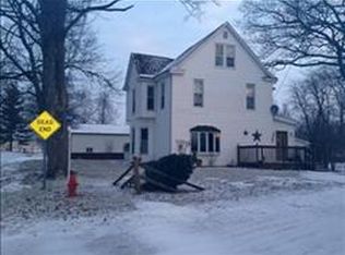 313 W Oak St, Saybrook, IL 61770