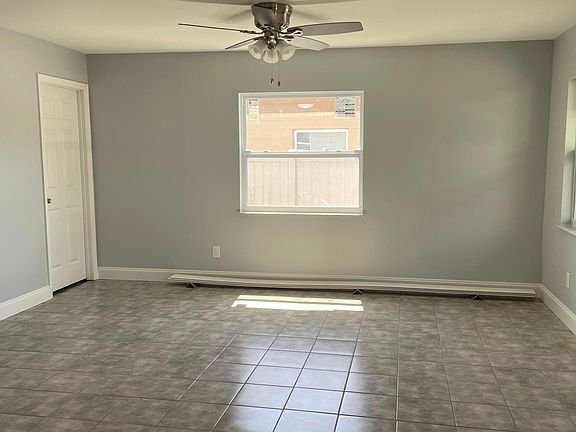 4th image of 5202 Laurel Pl #C