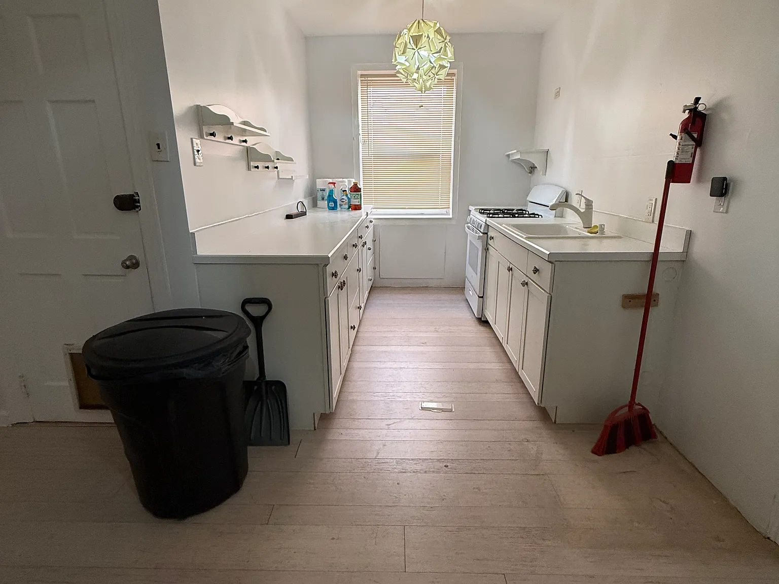3 bed, 800 sqft, $2,800 — Photo 4