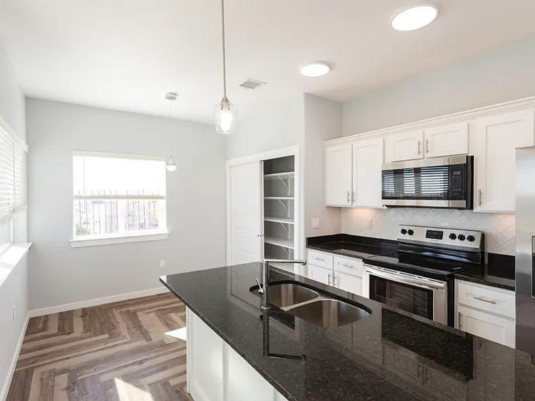 1255 N Cotton St #203 — Photo 5