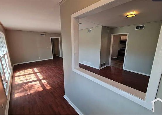 5th image of 1373 Beaumont Dr