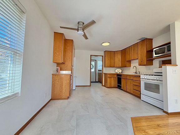 5th image of 243 Apple St