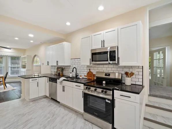 6935 Aetna COURT, Wauwatosa, WI 53213