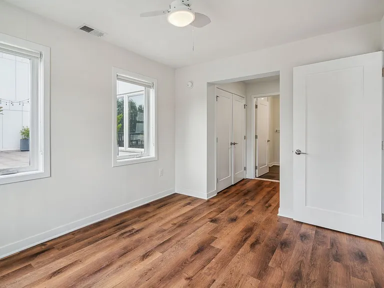 Graduate Pointe — Photo 239