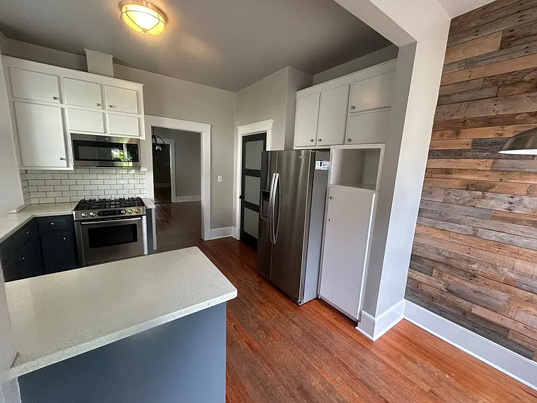2827 Wilmot Ave — Photo 32