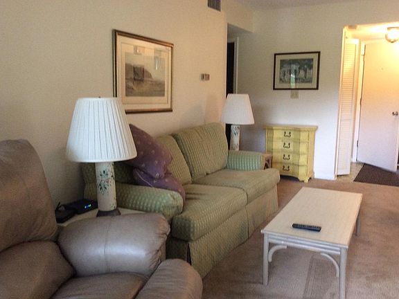 3rd image of 10 Pine Tree Dr #132