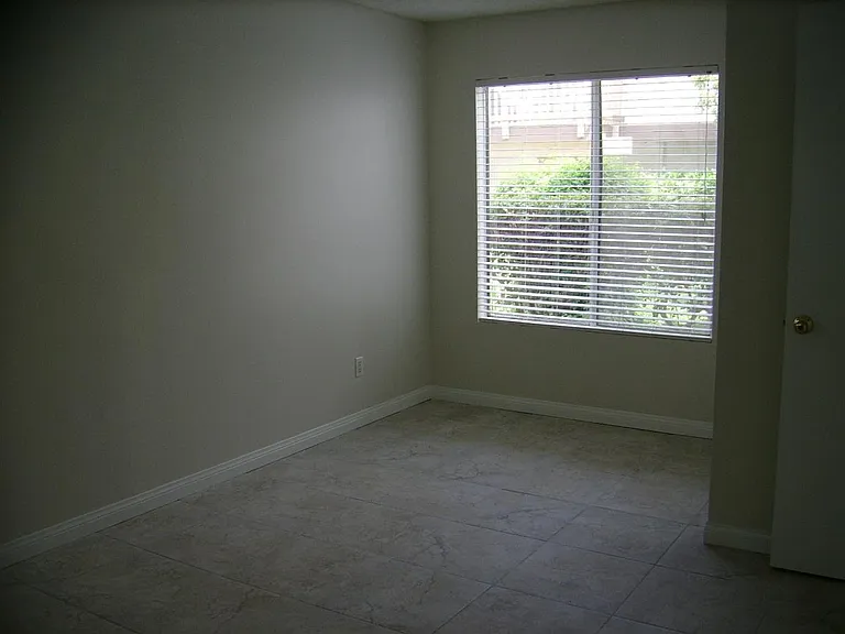 Master Bedroom (opposite of closet)