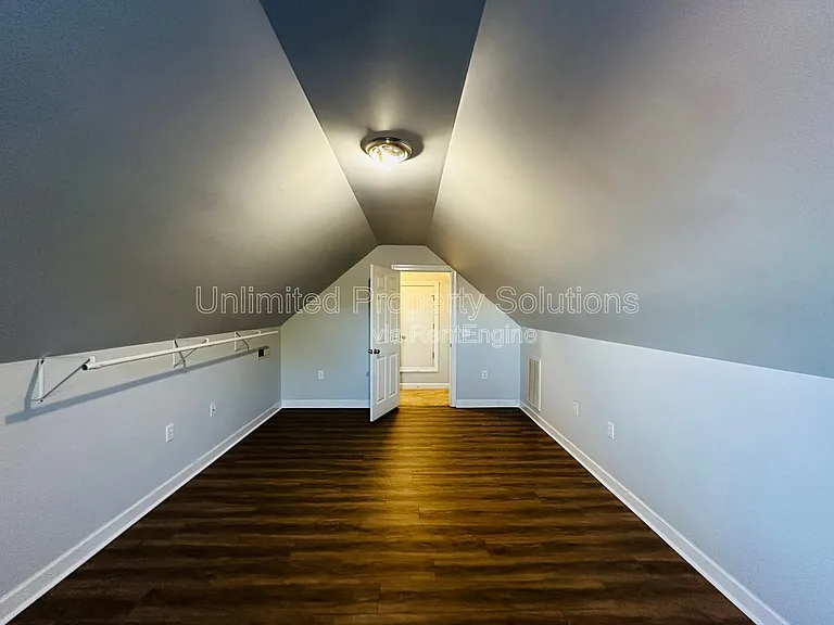 5244 Christian Dr — Photo 15