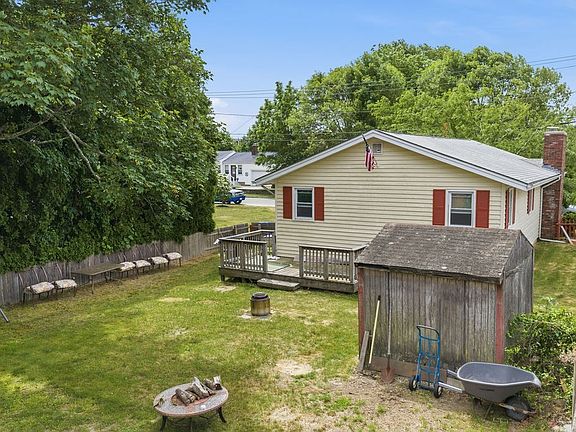 3rd image of 117 Fales Rd