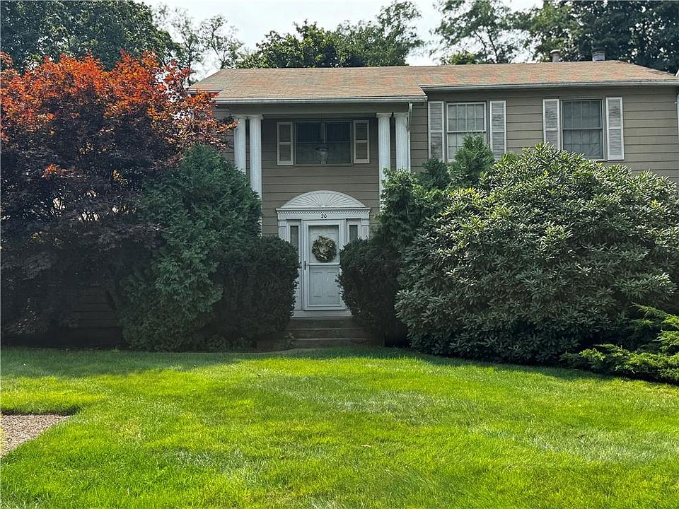 1st image of 20 Hanley Farm Rd