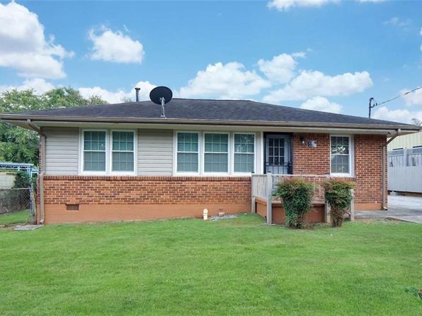 1083 Grace Dr, Forest Park, GA 30297