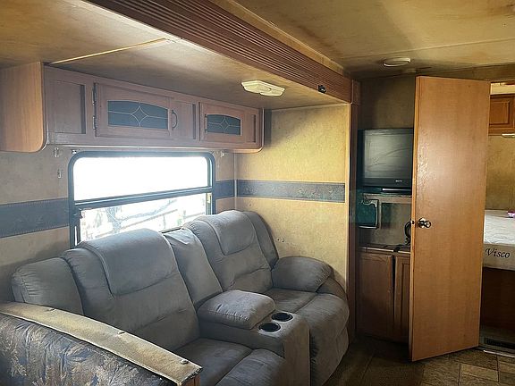 4th image of 408 S Rusk St