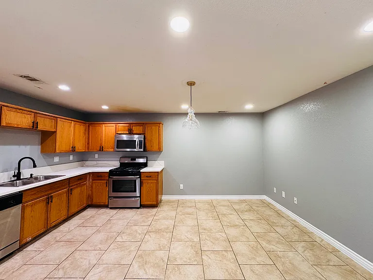 8442 Columbine Ave #A — Photo 2