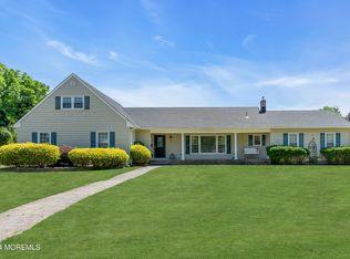 18 Acorn Dr, Middletown, NJ 07748