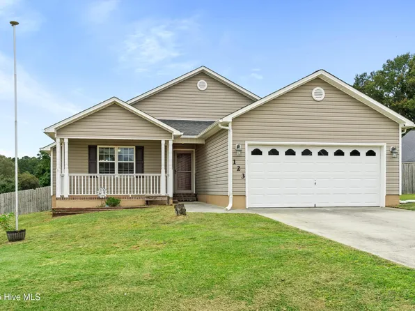 123 Silver Queen Lane, Richlands, NC 28574