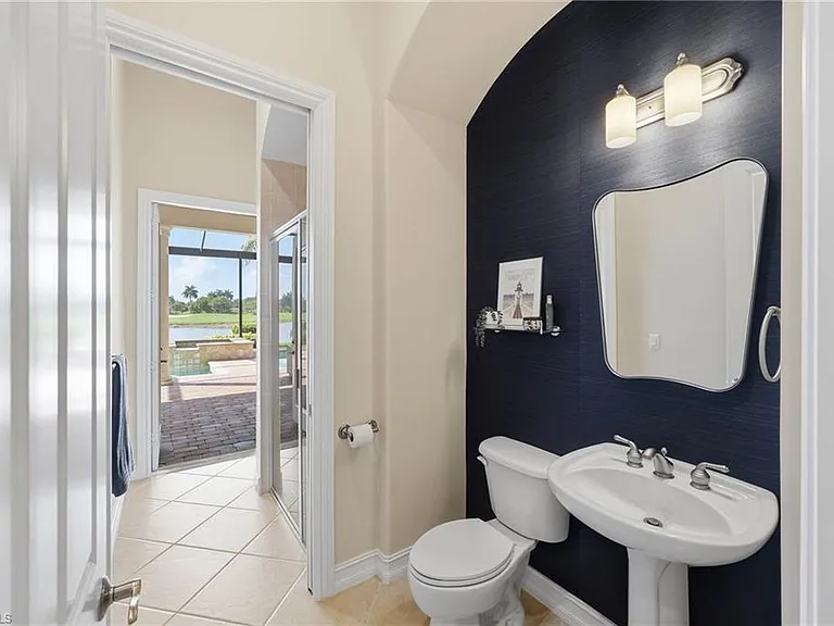8950 Shenendoah Cir — Photo 29