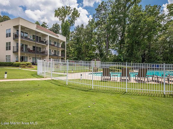 3rd image of 100 Bay Point Dr Unit 302