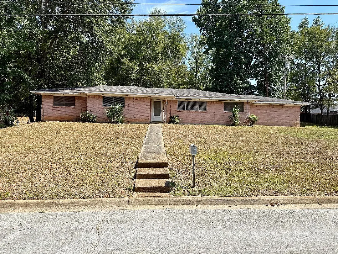 3 bed, 1776 sqft, $1,750 — Photo 1