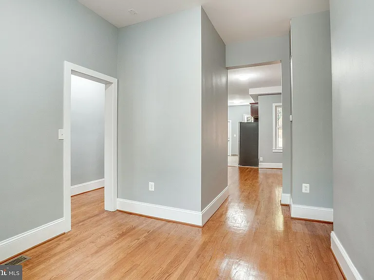 606 Q St NW — Photo 9