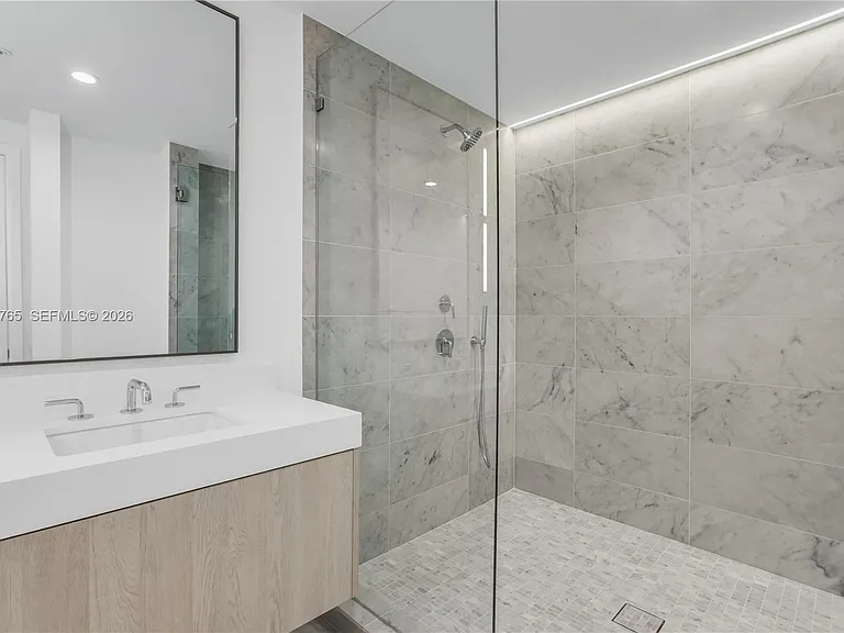 9221 E Bay Harbor Dr #511/512 — Photo 24