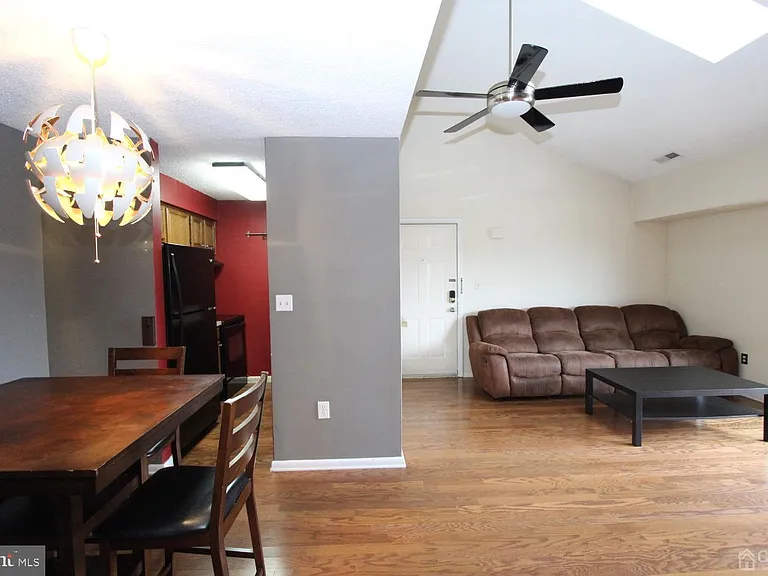 5015 Ravens Crest Dr — Photo 20